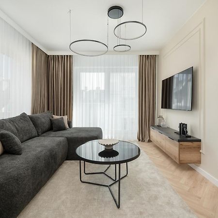 Elegancki Apartament Z Parkingiem Blisko Starego Miasta By Noclegi Renters Wrocław Zewnętrze zdjęcie