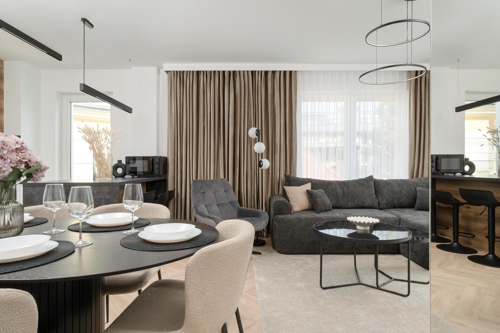 Elegancki Apartament Z Parkingiem Blisko Starego Miasta By Noclegi Renters Wrocław Zewnętrze zdjęcie